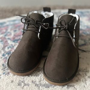 - Sun + Stone Little Boys Gage Chukka Boot Size 1